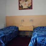 Ugandi Отель