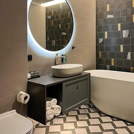 Hotel Ugandi 3*