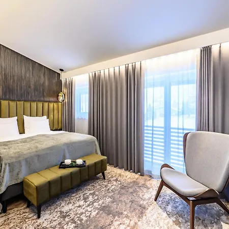 Hotel Ugandi 3*