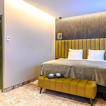 Ugandi Hotel